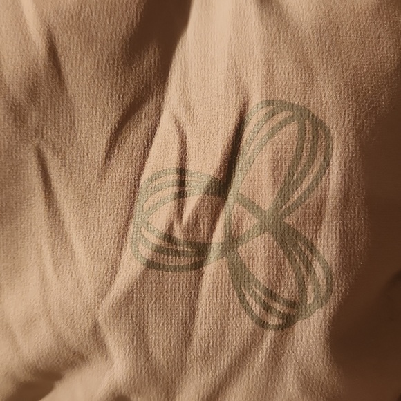 ARITIZIA - TNA - SUPER PUFF JACKET- womans LG. Taupe. New in bag. removable hood - Picture 4 of 16